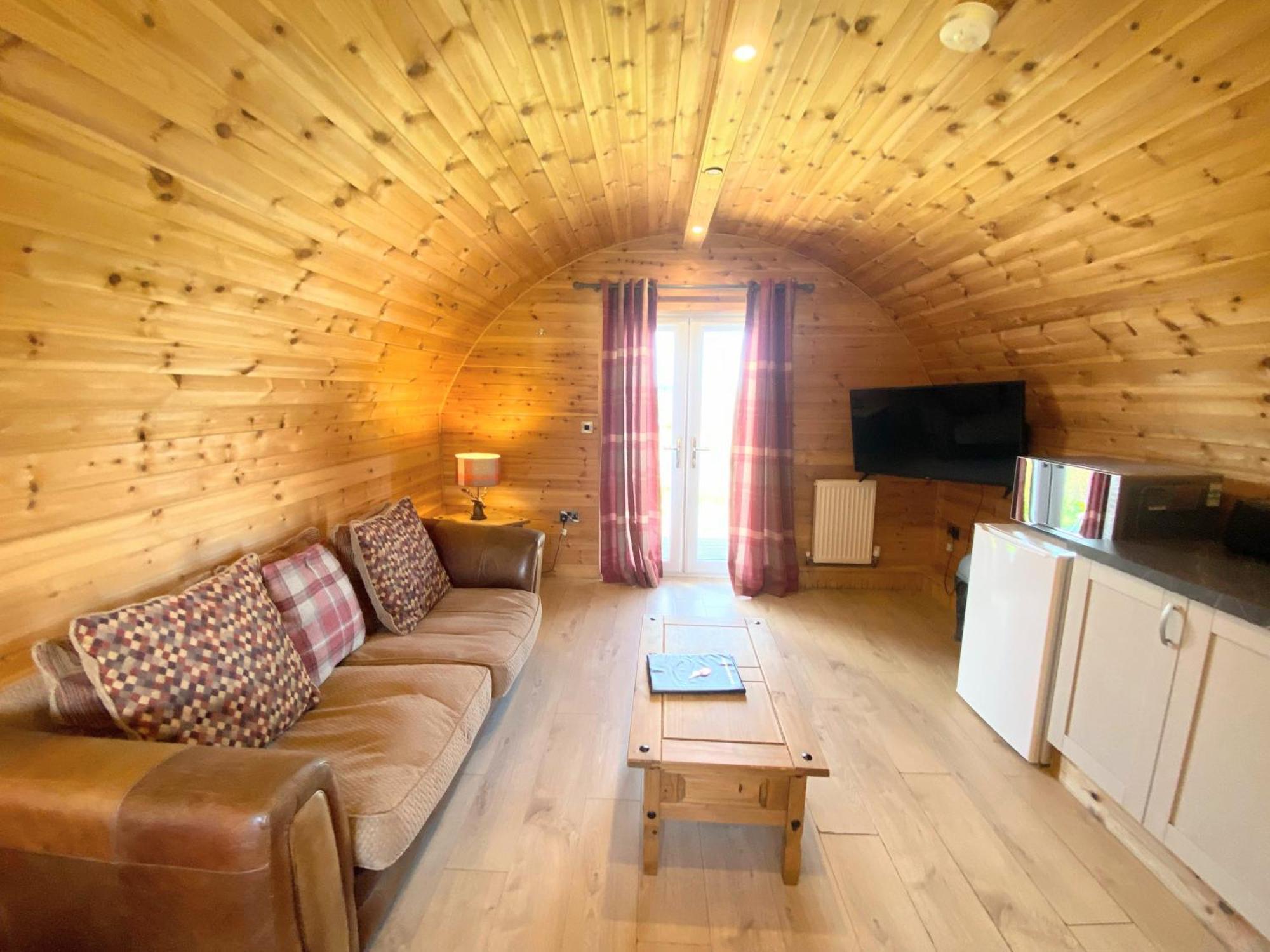 Villa Pond View Pod 1 With Outdoor Hot Tub - Fife - Loch Leven - Lomond Hills Kelty Exterior foto